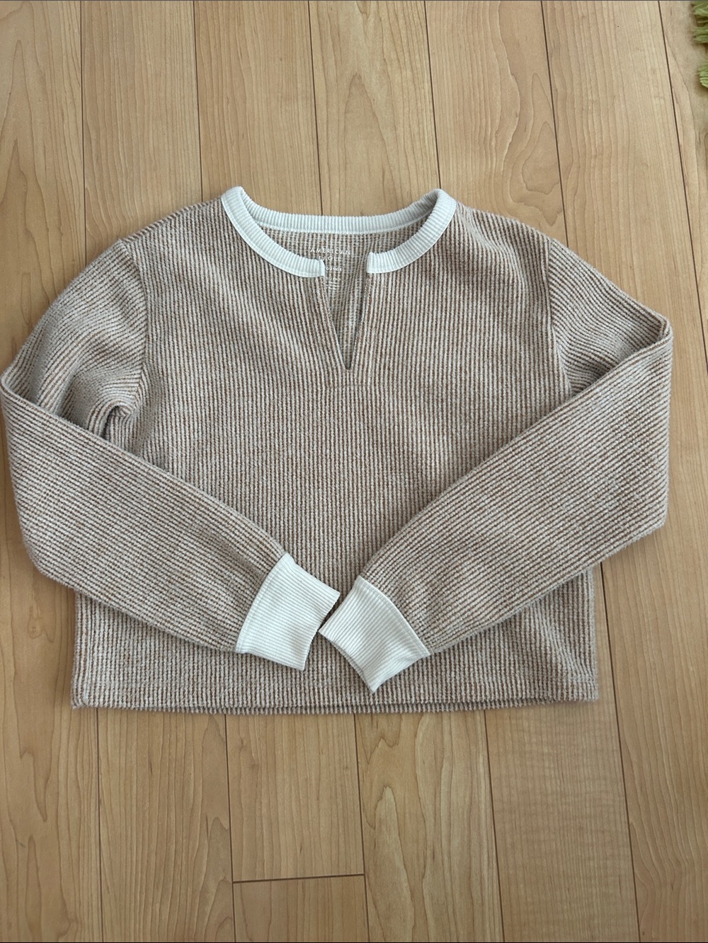 American Eagle- Cream Ribbed Long-Sleeve Women's Sweater